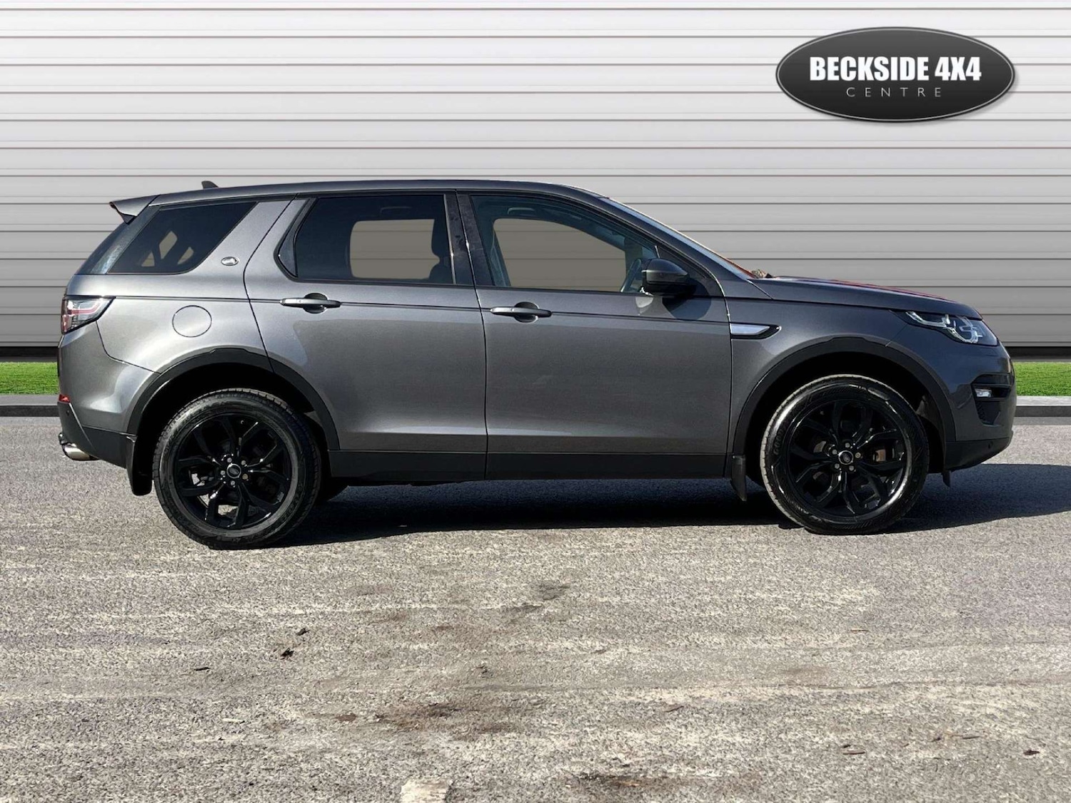 Used Land Rover Discovery Sport 2015 for sale - 78038588: Photo 2