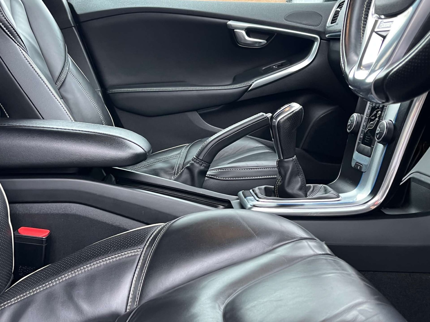 Used Volvo V40 2014 for sale - 77001247: Photo 28