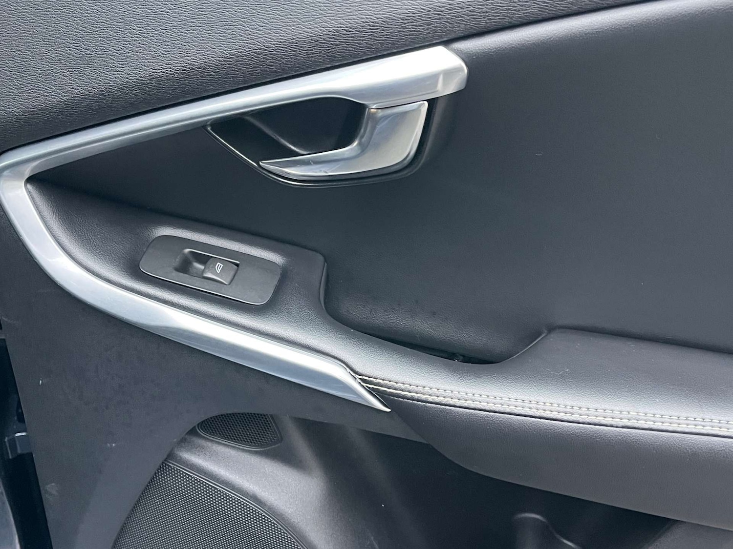 Used Volvo V40 2014 for sale - 77001247: Photo 29