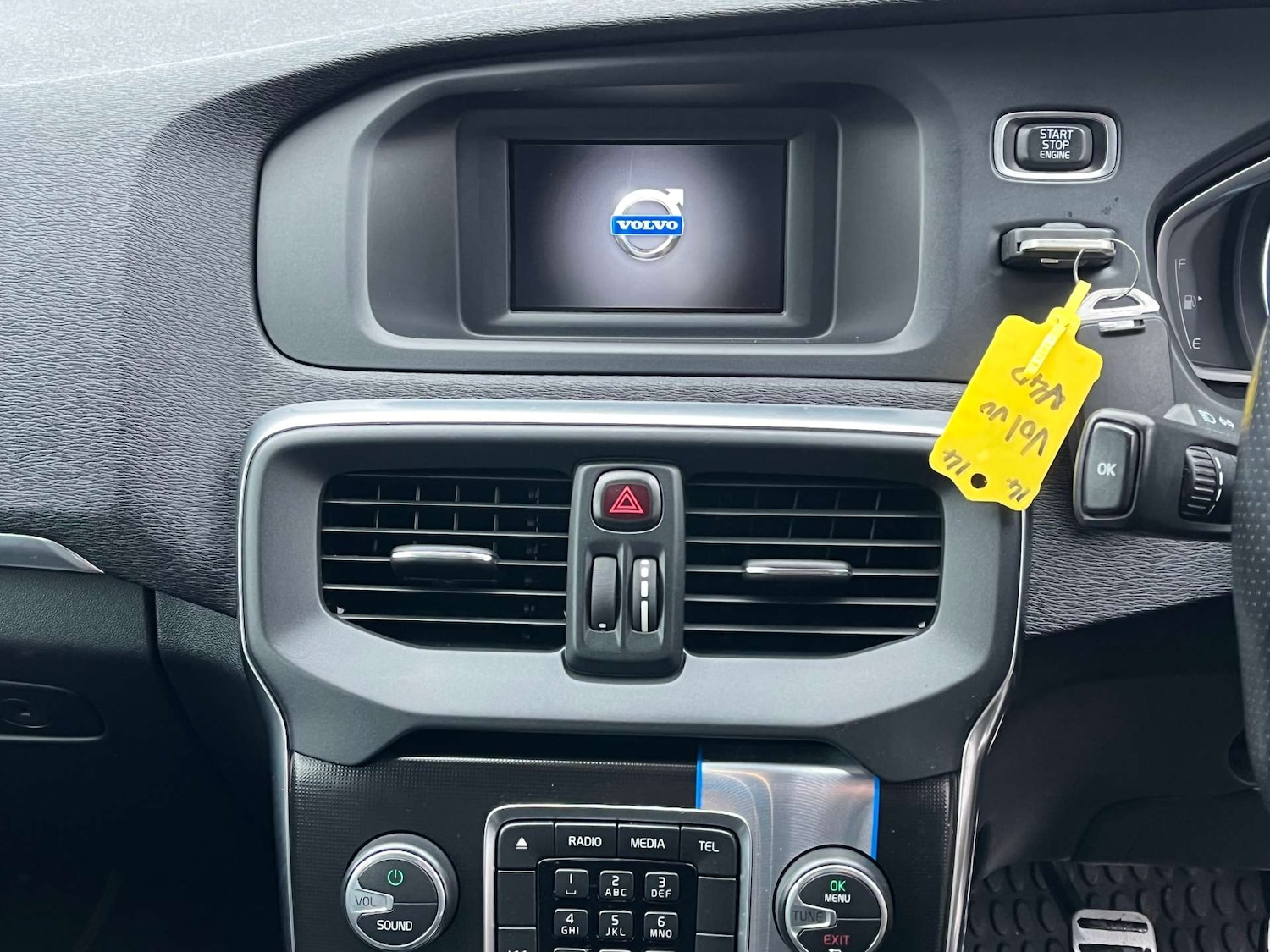 Used Volvo V40 2014 for sale - 77001247: Photo 32