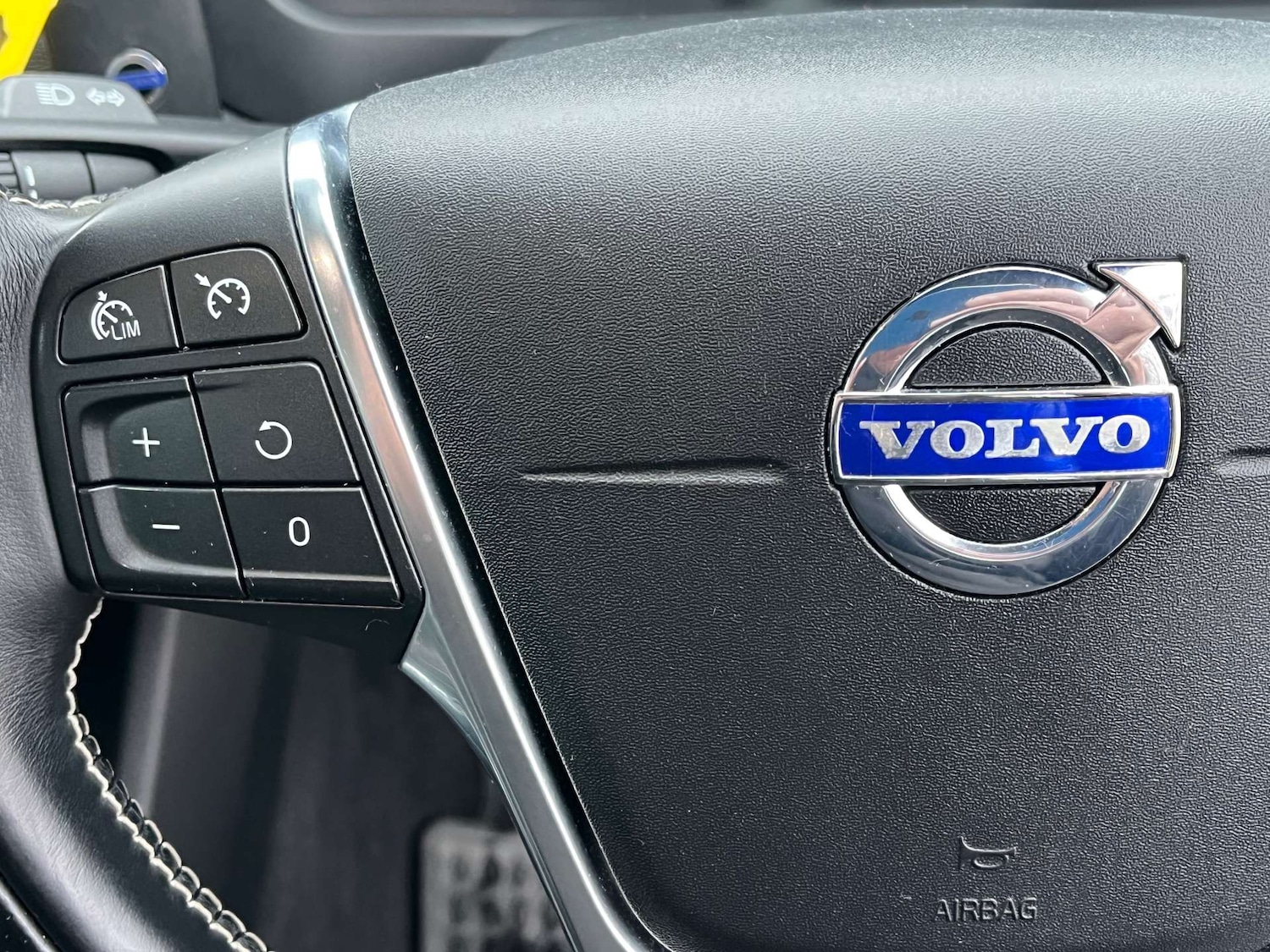 Used Volvo V40 2014 for sale - 77001247: Photo 34