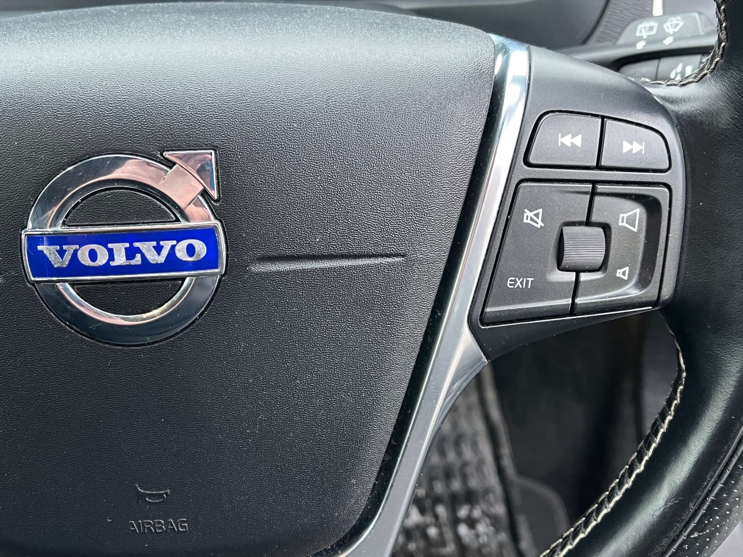 Used Volvo V40 2014 for sale - 77001247: Photo 35