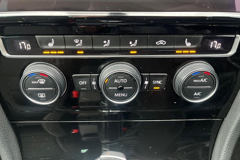 Used Volkswagen Golf 2018 for sale - 77804535: Photo 32