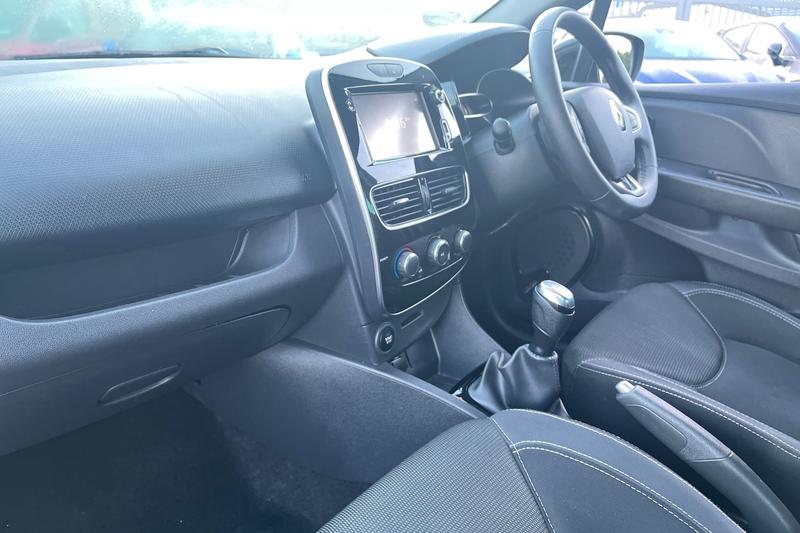 Used Renault Clio 2018 for sale - 77055924: Photo 18
