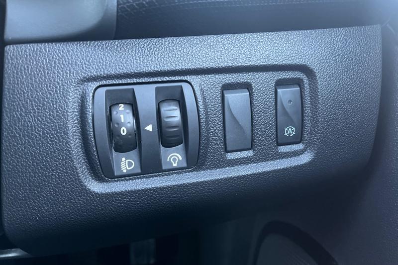 Used Renault Clio 2018 for sale - 77055924: Photo 24