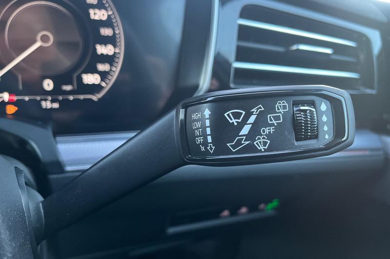 Used Volkswagen Touareg 2023 for sale - 76703273: Photo 15