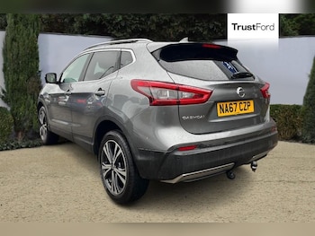 Used Nissan Qashqai 2017 for sale - 77672562: Photo