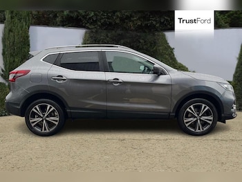 Used Nissan Qashqai 2017 for sale - 77672562: Photo