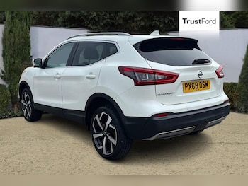 Used Nissan Qashqai 2018 for sale - 76234927: Photo 2