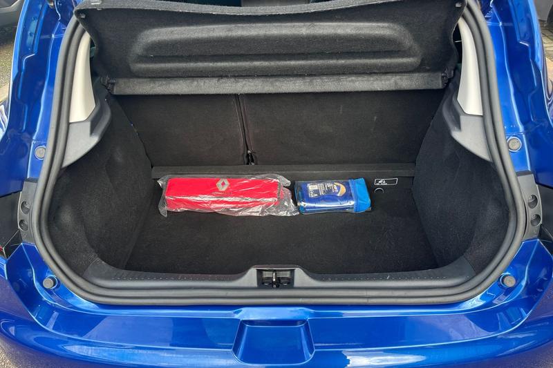 Used Renault Clio 2019 for sale - 76508183: Photo 21