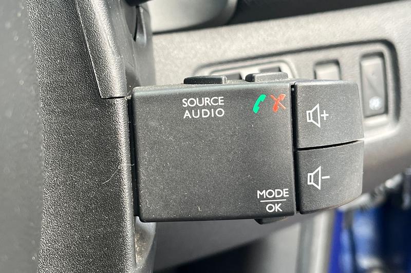 Used Renault Clio 2019 for sale - 76508183: Photo 24