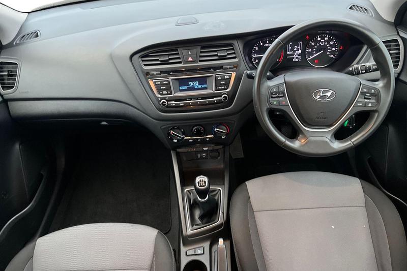 Used Hyundai i20 2017 for sale - 77427288: Photo 10