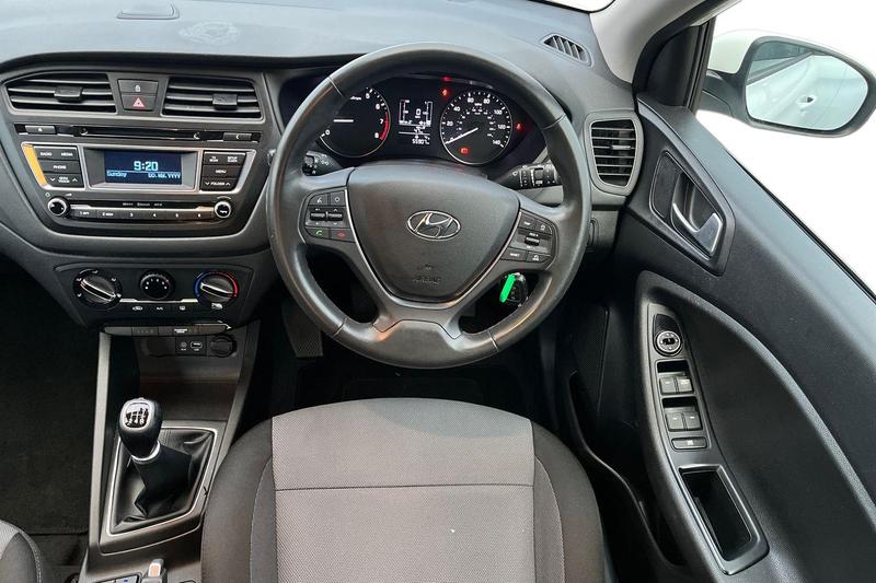 Used Hyundai i20 2017 for sale - 77427288: Photo 11