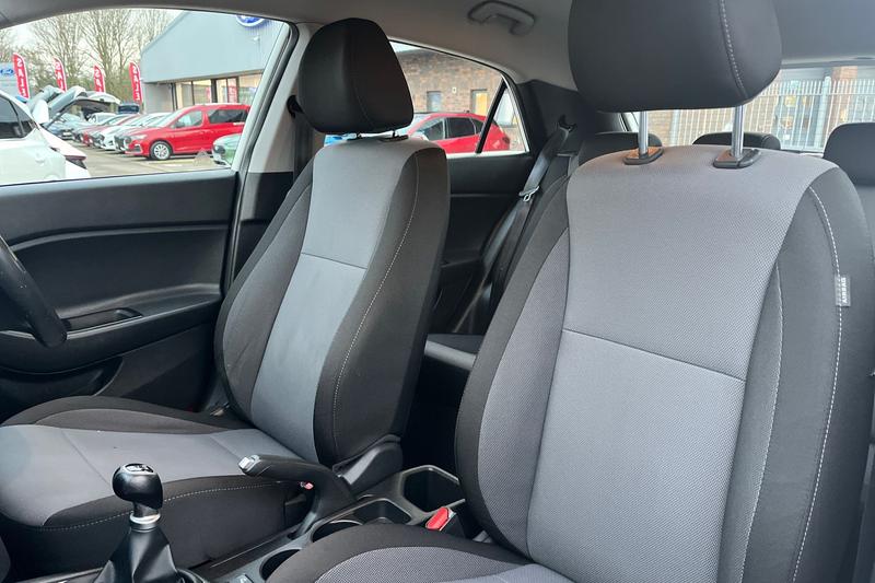 Used Hyundai i20 2017 for sale - 77427288: Photo 19