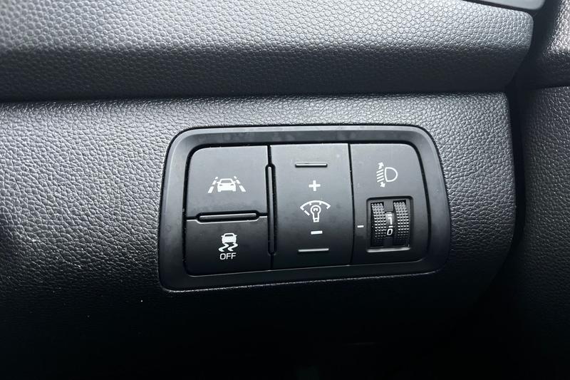 Used Hyundai i20 2017 for sale - 77427288: Photo 28