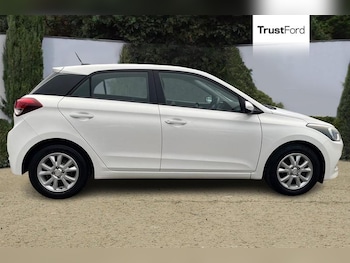 Used Hyundai i20 2017 for sale - 77427288: Photo