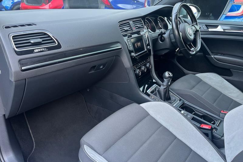 Used Volkswagen Golf 2015 for sale - 77973679: Photo 18