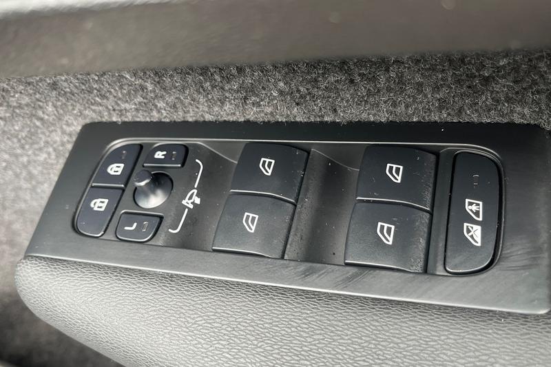 Used Volvo XC40 2025 for sale - 76616301: Photo 16