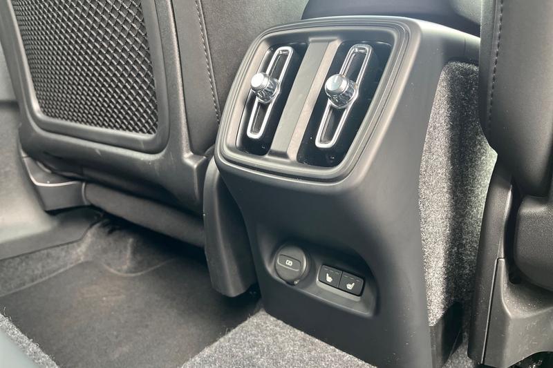 Used Volvo XC40 2025 for sale - 76616301: Photo 27