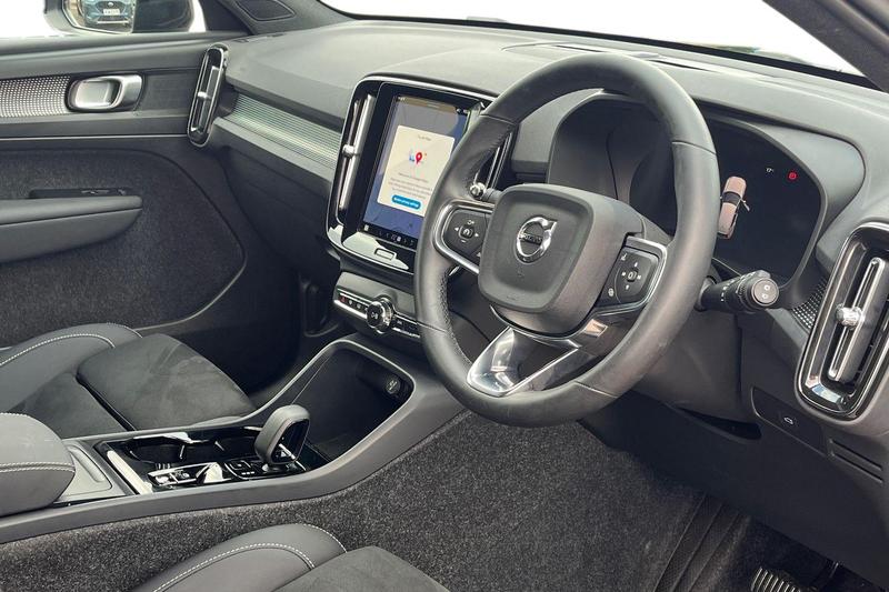 Used Volvo XC40 2025 for sale - 76616301: Photo 9