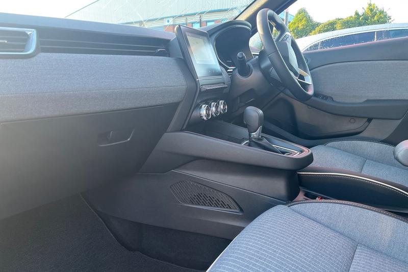 Used Renault Clio 2025 for sale - 77354469: Photo 18