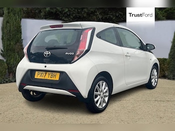 Used Toyota AYGO 2017 for sale - 76458499: Photo