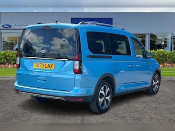 Used Ford Tourneo Connect 2023 for sale - 79159821: Photo