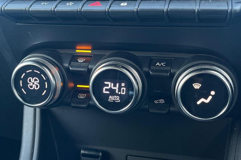 Used Renault Captur 2023 for sale - 77025850: Photo 32