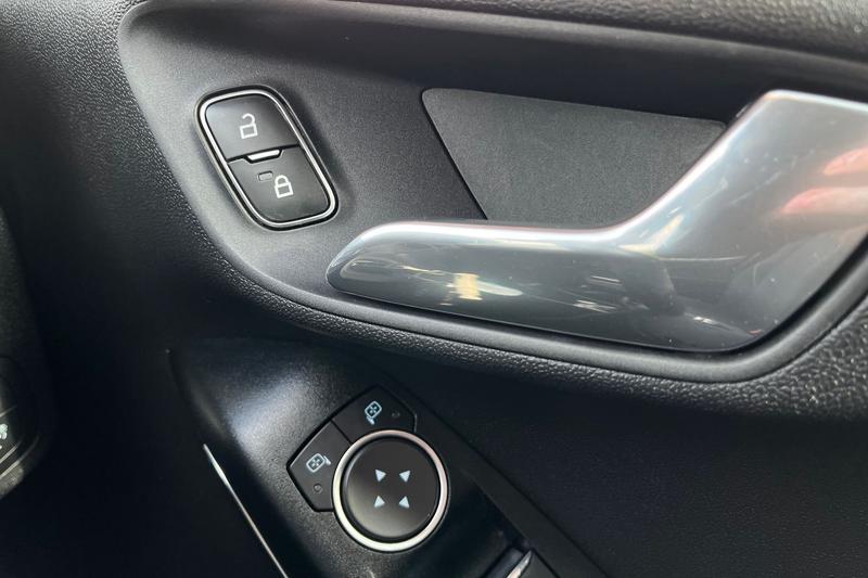 Used Ford Fiesta 2018 for sale - 77910429: Photo 31