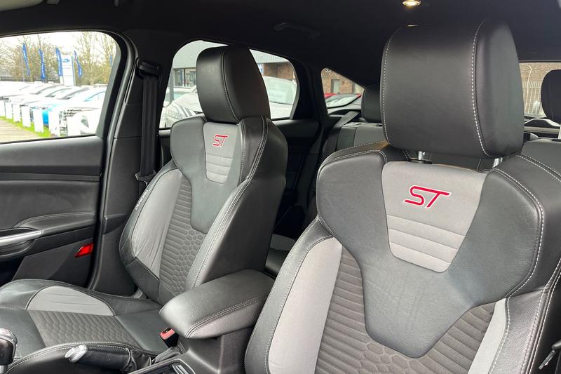 Used Ford Focus for sale - 76590166: Photo 19