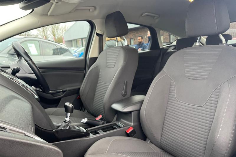 Used Ford Focus 2017 for sale - 77198984: Photo 19