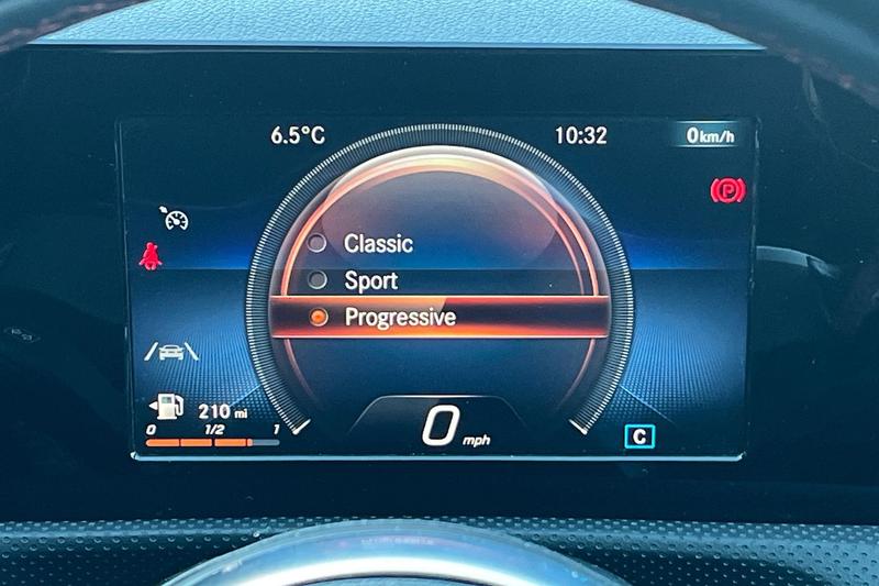 Used Mercedes-Benz A-Class 2019 for sale - 77095698: Photo 32