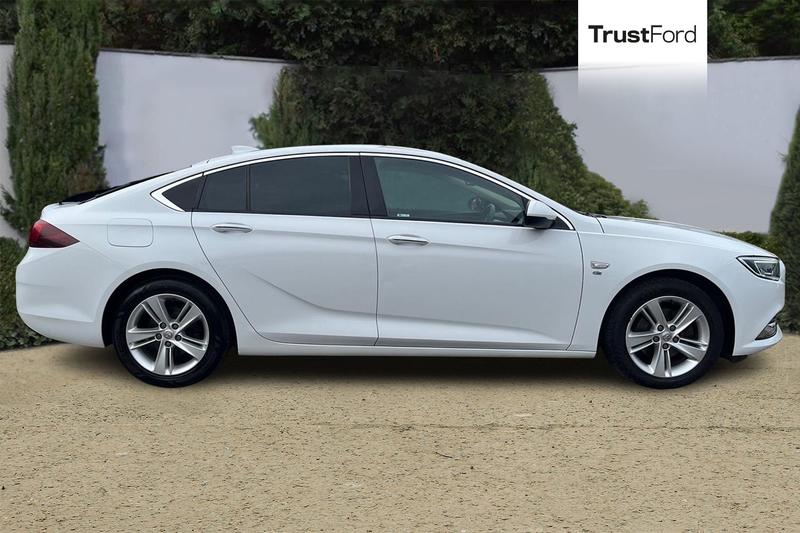 Used Vauxhall Insignia 2017 for sale - 77647473: Photo 3