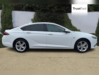 Used Vauxhall Insignia 2017 for sale - 77647473: Photo