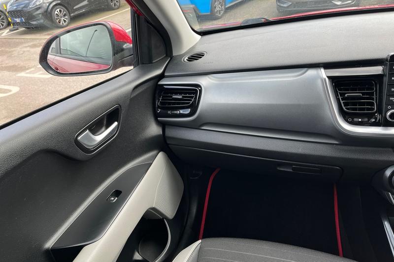 Used Kia Stonic 2019 for sale - 78067433: Photo 39