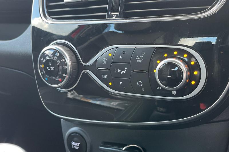 Used Renault Clio 2017 for sale - 75945248: Photo 25