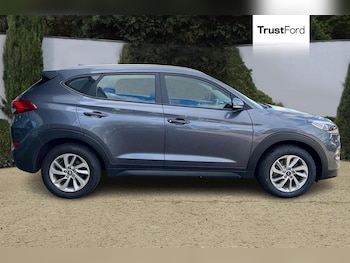 Used Hyundai TUCSON 2017 for sale - 76028096: Photo 3