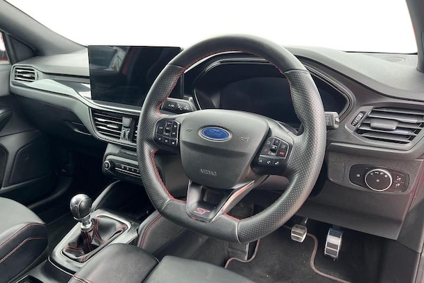 Used Ford Focus 2023 for sale - 76312600: Photo 9