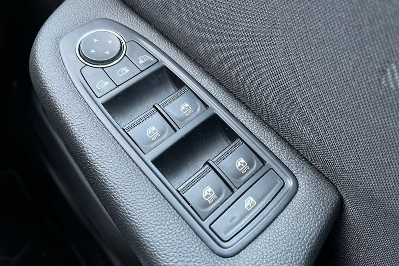 Used Renault Clio 2024 for sale - 76853488: Photo 16