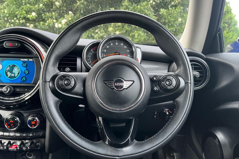 Used MINI Hatch 2018 for sale - 77532737: Photo 12