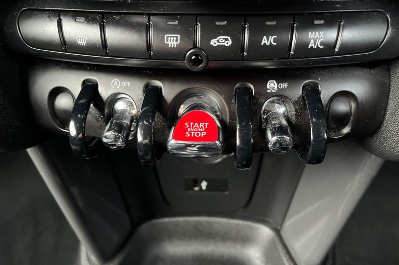 Used MINI Hatch 2018 for sale - 77532737: Photo 23