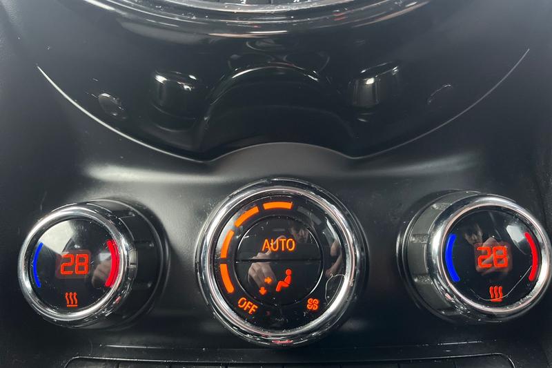 Used MINI Hatch 2018 for sale - 77532737: Photo 24