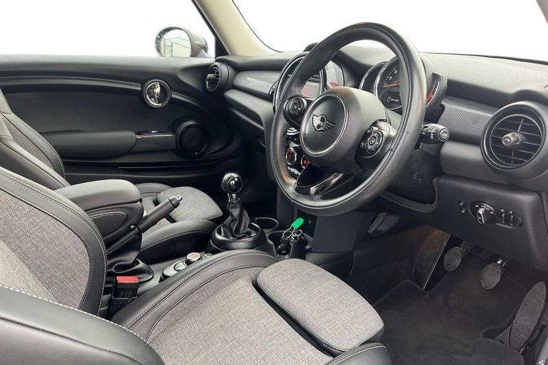 Used MINI Hatch 2018 for sale - 77532737: Photo 9