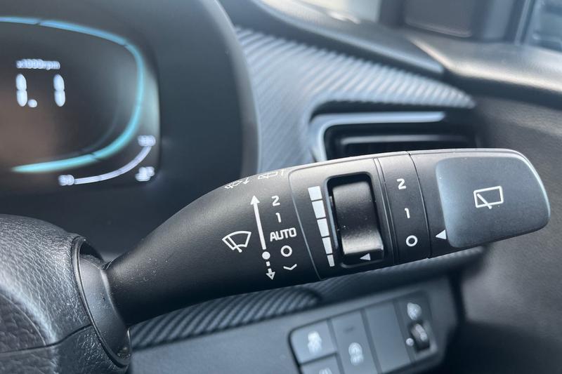 Used Kia Stonic 2024 for sale - 76557400: Photo 15