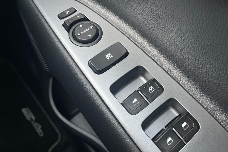 Used Kia Stonic 2024 for sale - 76557400: Photo 16