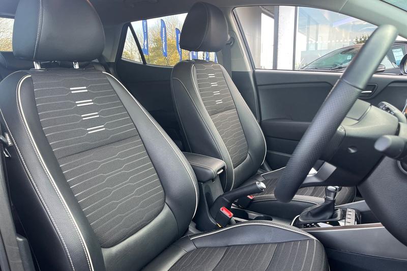 Used Kia Stonic 2024 for sale - 76557400: Photo 17