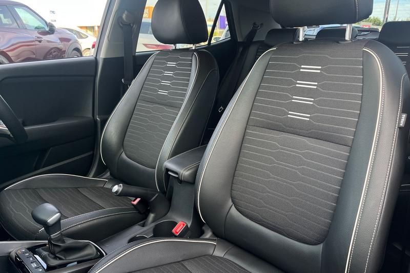 Used Kia Stonic 2024 for sale - 76557400: Photo 19