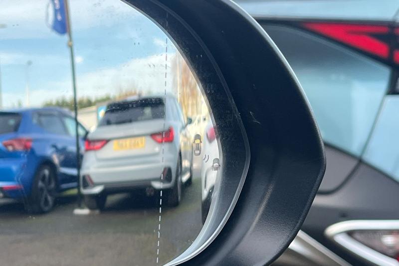 Used Kia Stonic 2024 for sale - 76557400: Photo 36