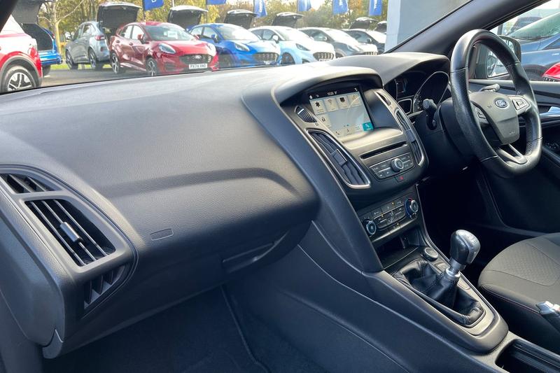 Used Ford Focus 2017 for sale - 76382266: Photo 18