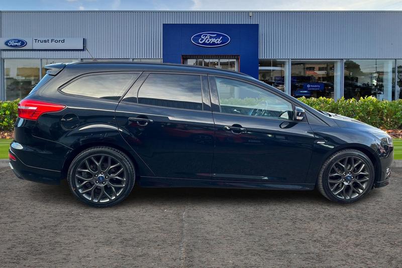 Used Ford Focus 2017 for sale - 76382266: Photo 3